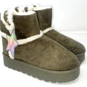 Love83 LM-11937-OL Platform Short Ankle Booties Faux Fur Olive Green Size 8